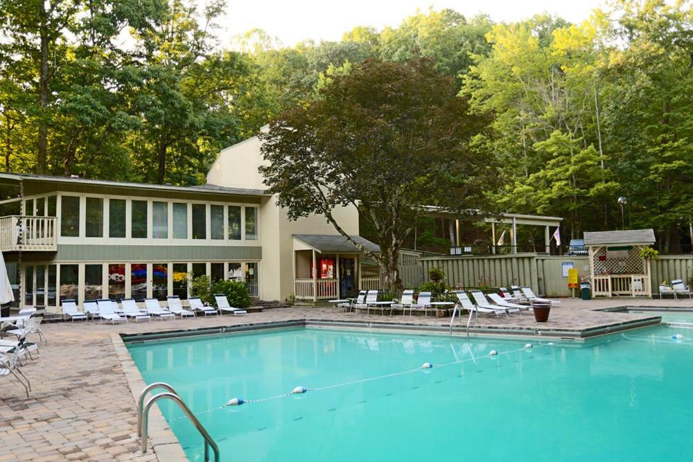 Three Bears Den, Hot Tub, Pool Table, Pool Access, 1089 Free Tickets Each Paid Day, Dollywood Inclu Gatlinburg Quarto foto